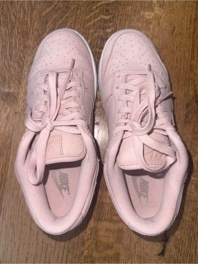 Nike Women’s Blush Pink Leather Low Top Sneakers, size 8